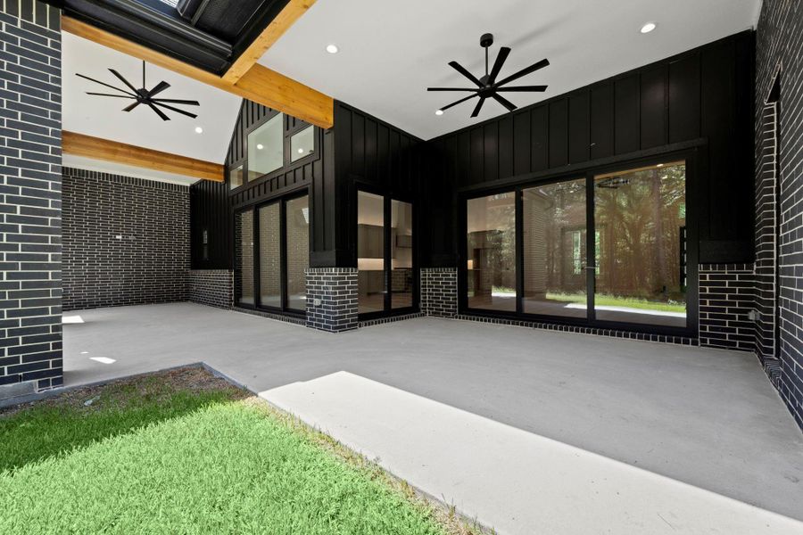 Exterior details and patio area of a home in , Huntsville (Image 3).