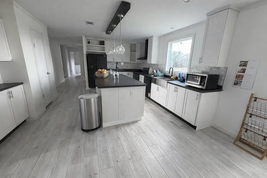 Furnished interior view inside a new home in , Grandview (Image 3).
