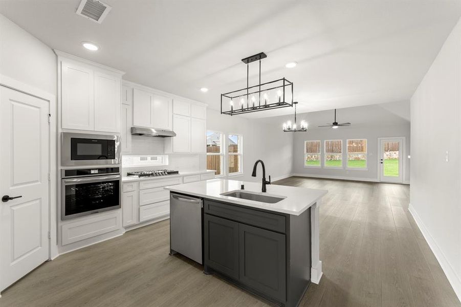 08. 924 Gold Finch - Kitchen (3)