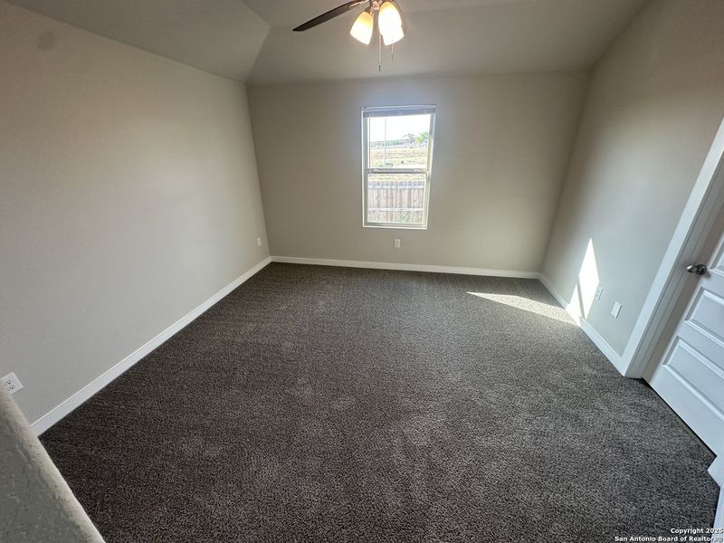 Spacious, unfurnished interior of a new home in , San Antonio (Image 17).