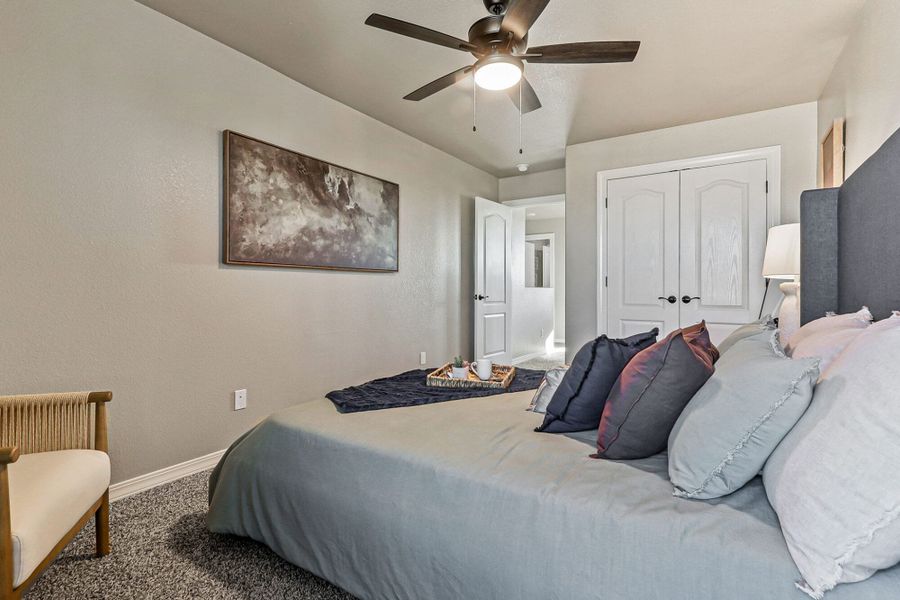 Representative furnished interior of a home built from the Franklin by View Homes in Emerald Estates, Horizon City (Image 15). Representative furnished interior of a home built from the Franklin by View Homes in Emerald Estates, Horizon City (Image 15).