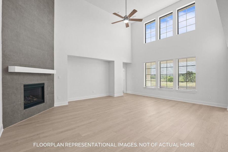 Spacious, unfurnished interior of a new home in Lone Star Landing, Montgomery (Image 12).