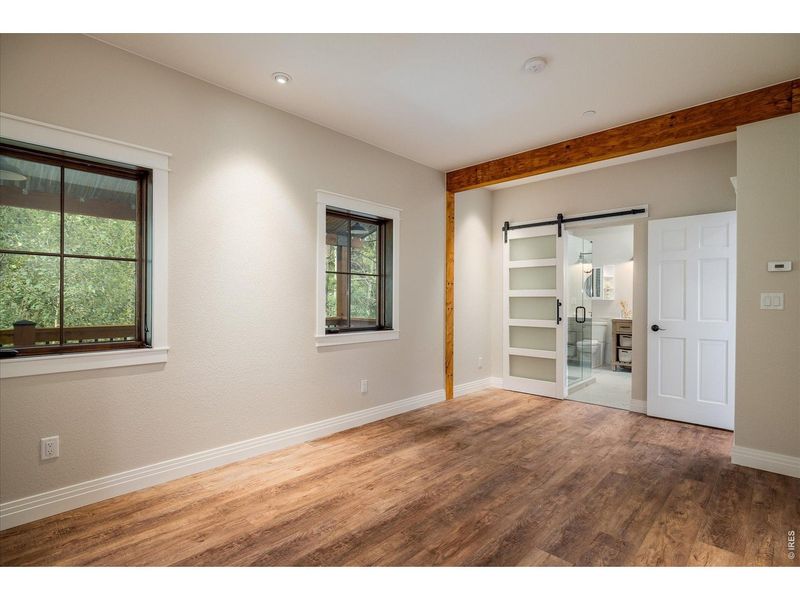 Spacious, unfurnished interior of a new home in , Golden (Image 25).