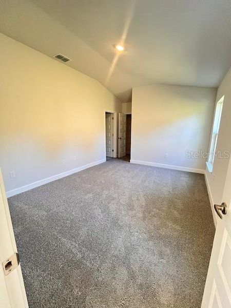 Spacious, unfurnished interior of a new home in Abbey Glen, Dade City (Image 6).