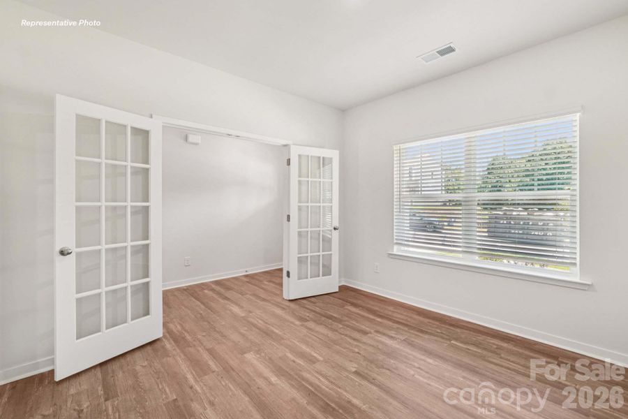 Spacious, unfurnished interior of a new home in Reedy Creek Preserve, Charlotte (Image 14).