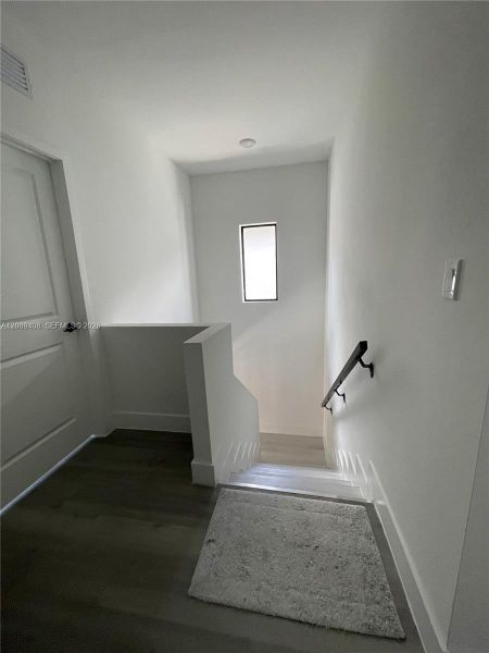 Spacious, unfurnished interior of a new home in , Florida City (Image 23).