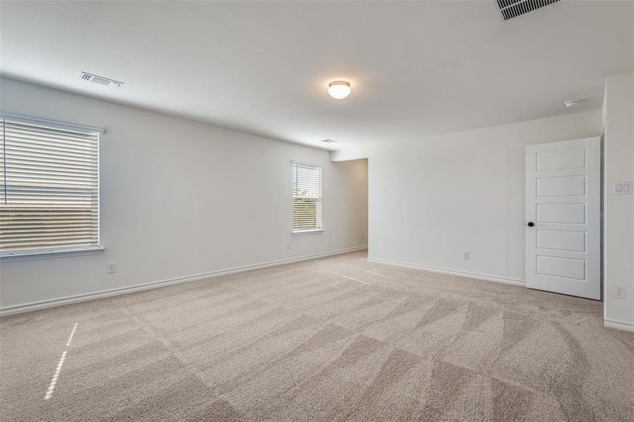 Spacious, unfurnished interior of a new home in Princeton Estates, Princeton (Image 23).