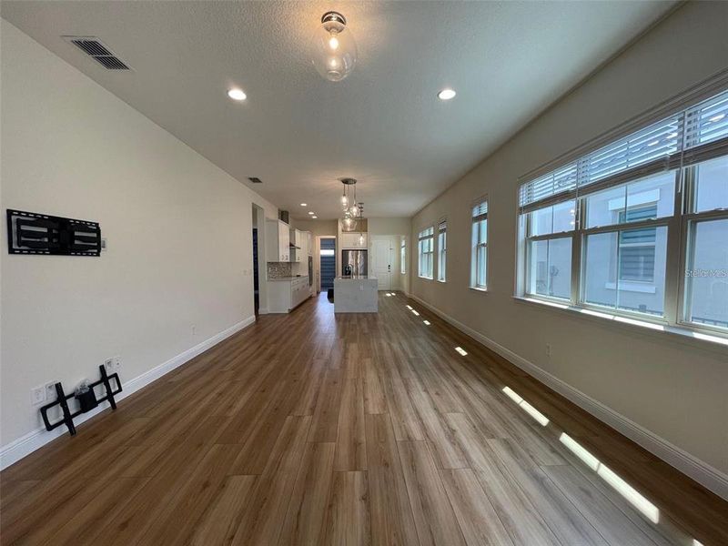 Spacious, unfurnished interior of a new home in , Orlando (Image 13).