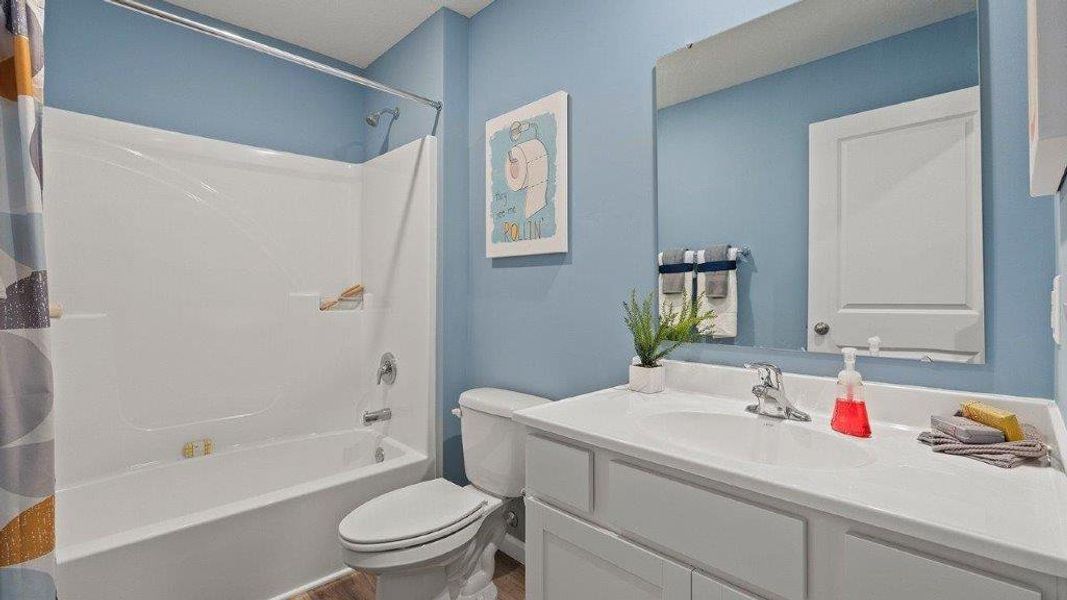 Representative furnished interior of a home built from the Chatham by D.R. Horton in Ruskin Preserve, Ruskin (Image 20).