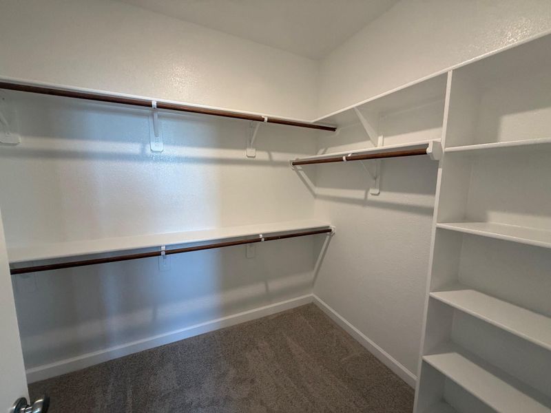 Spacious, unfurnished interior of a new home in Wellborn Settlement, College Station (Image 24).