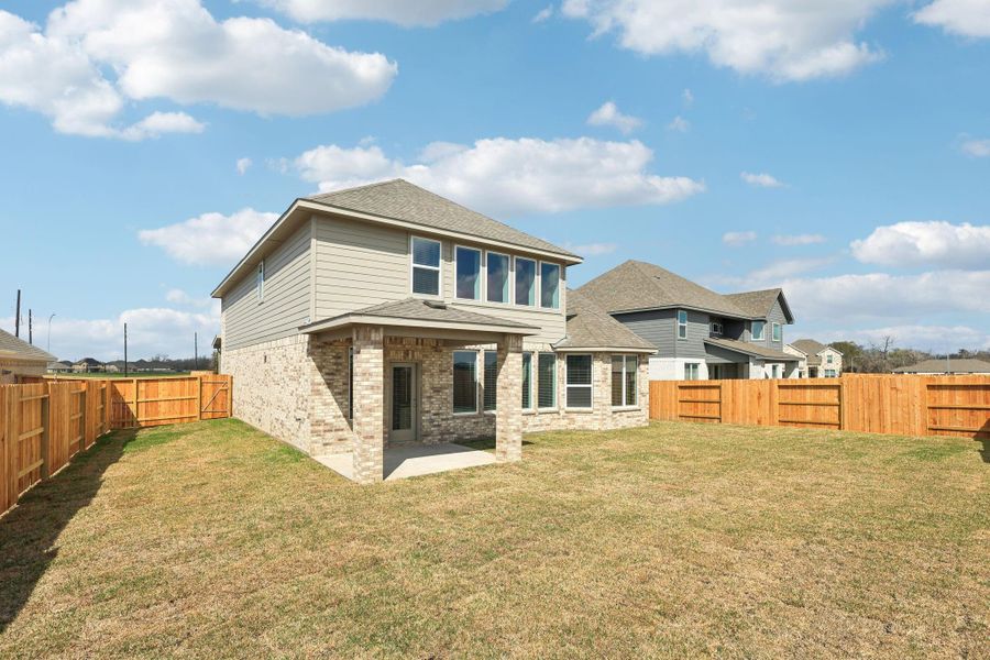 Exterior details and patio area of a home in Kingdom Heights, Rosenberg (Image 24).
