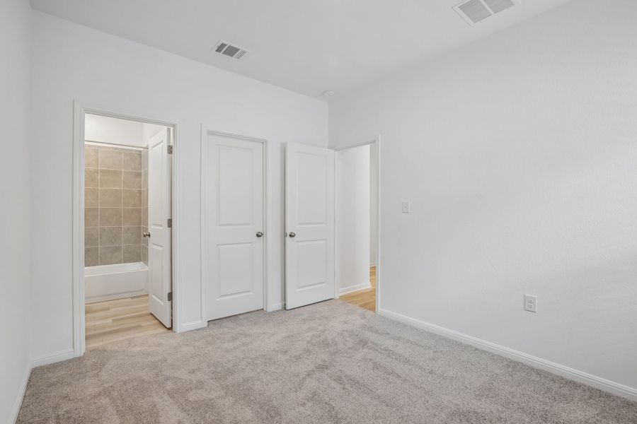 Spacious, unfurnished interior of a new home in Lisso, Pflugerville (Image 39).