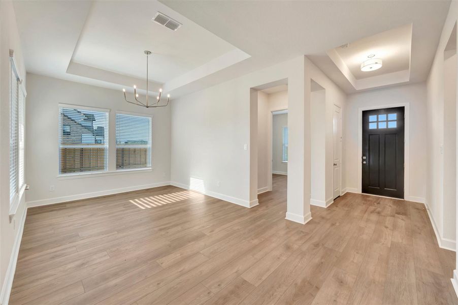 Spacious, unfurnished interior of a new home in Riceland - Enclave Row Collection, Mont Belvieu (Image 14).