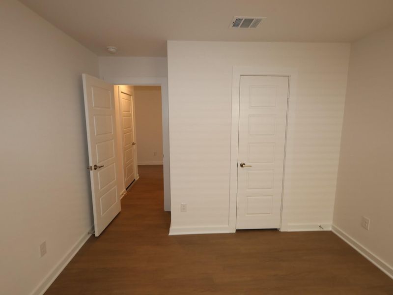 Spacious, unfurnished interior of a new home in Summerview, Fulshear (Image 17). Spacious, unfurnished interior of a new home in Summerview, Fulshear (Image 17).