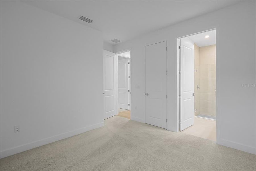 Spacious, unfurnished interior of a new home in Cresswind at Lake Harris, Tavares (Image 24). Spacious, unfurnished interior of a new home in Cresswind at Lake Harris, Tavares (Image 24).
