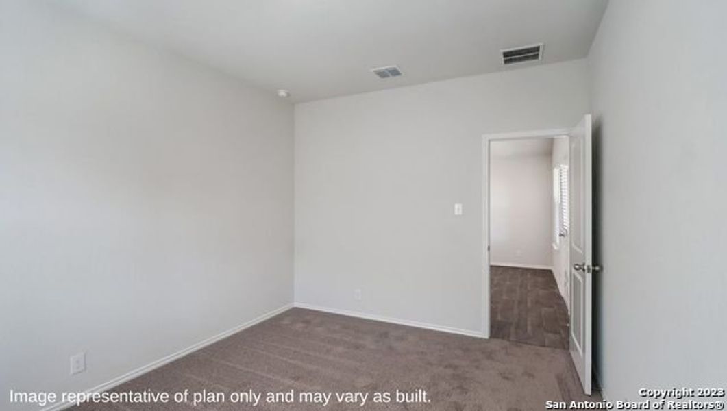 Spacious, unfurnished interior of a new home in Stonehill, San Antonio (Image 20).