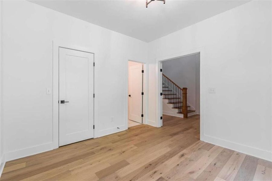 Spacious, unfurnished interior of a new home in , Gainesville (Image 29).