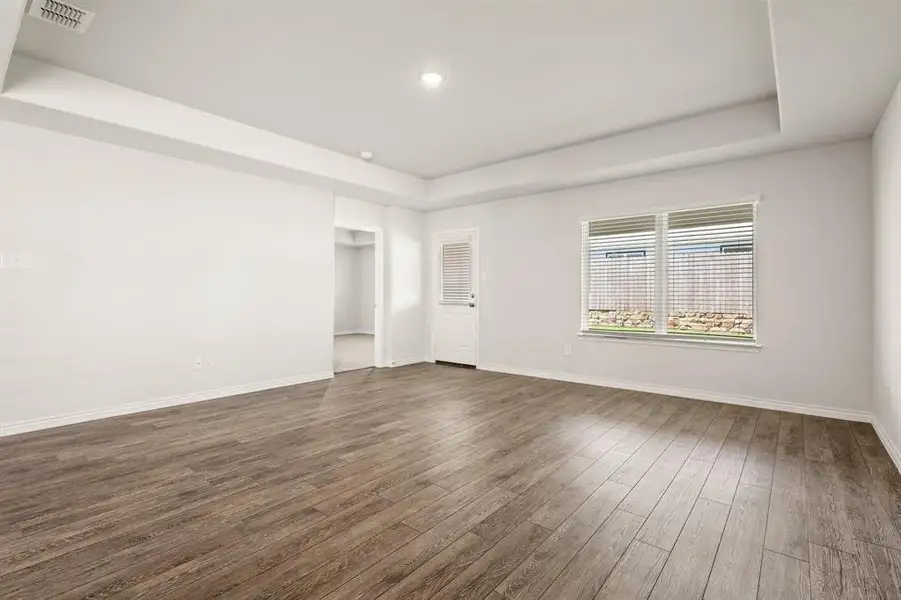 Spacious, unfurnished interior of a new home in Sycamore Landing, Fort Worth (Image 7). Spacious, unfurnished interior of a new home in Sycamore Landing, Fort Worth (Image 7).