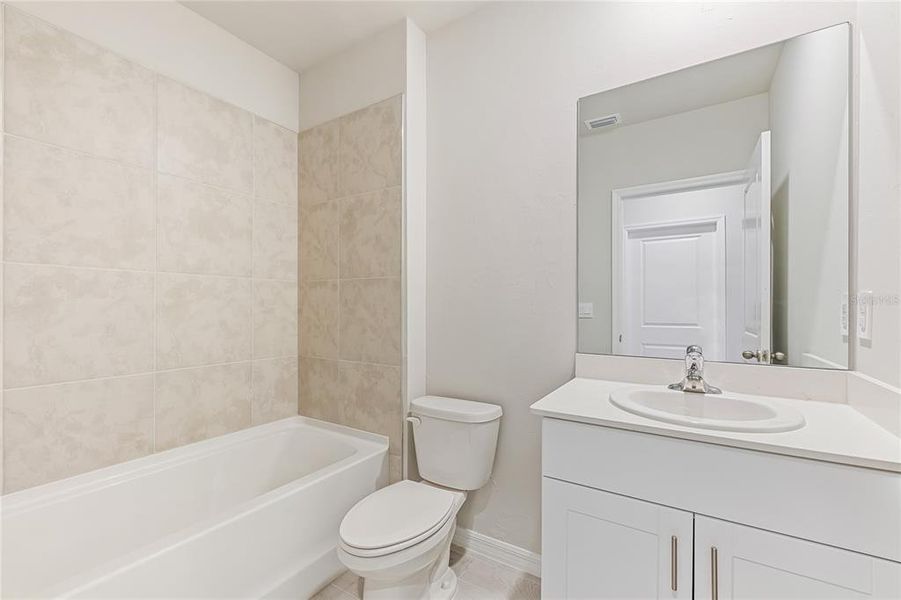 Image 33 of a home in Heritage Lake Park.