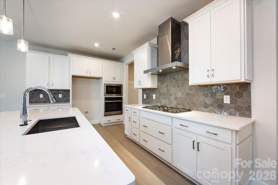 Gourmet Kitchen with Gas Cooktop