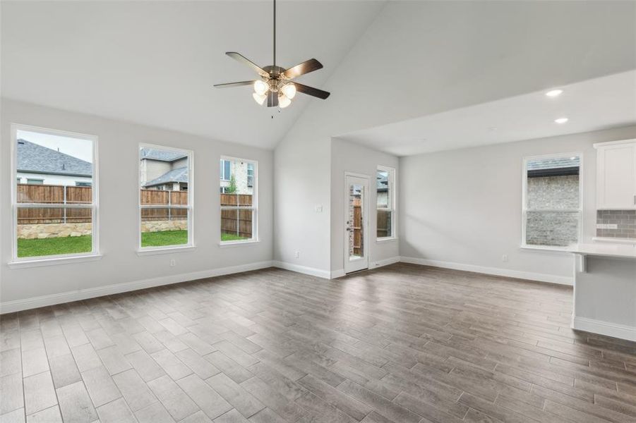 Spacious, unfurnished interior of a new home in AnaCapri, Anna (Image 11). Spacious, unfurnished interior of a new home in AnaCapri, Anna (Image 11).