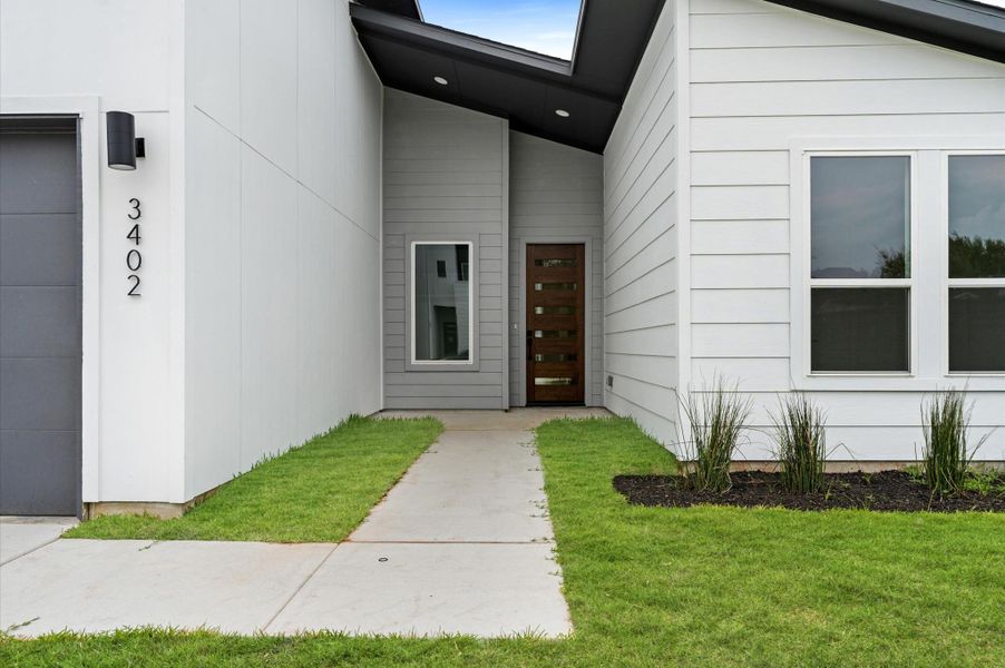 Exterior details and patio area of a home in , Missouri City (Image 2). Exterior details and patio area of a home in , Missouri City (Image 2).