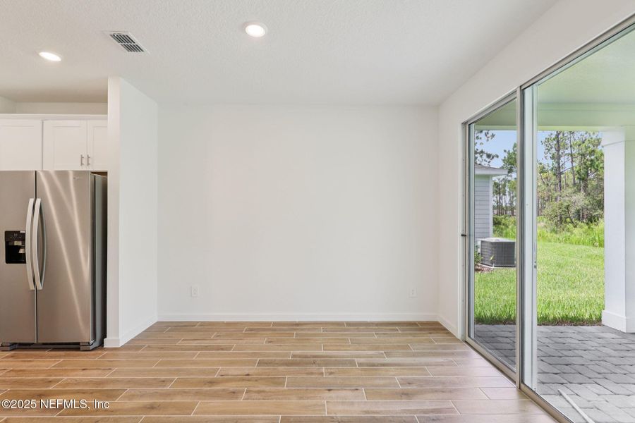 Spacious, unfurnished interior of a new home in Colbert Landings, Palm Coast (Image 22).
