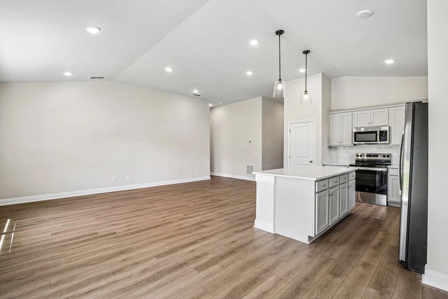 Spacious, unfurnished interior of a new home in Cades Bluff, Lebanon (Image 16). Spacious, unfurnished interior of a new home in Cades Bluff, Lebanon (Image 16).