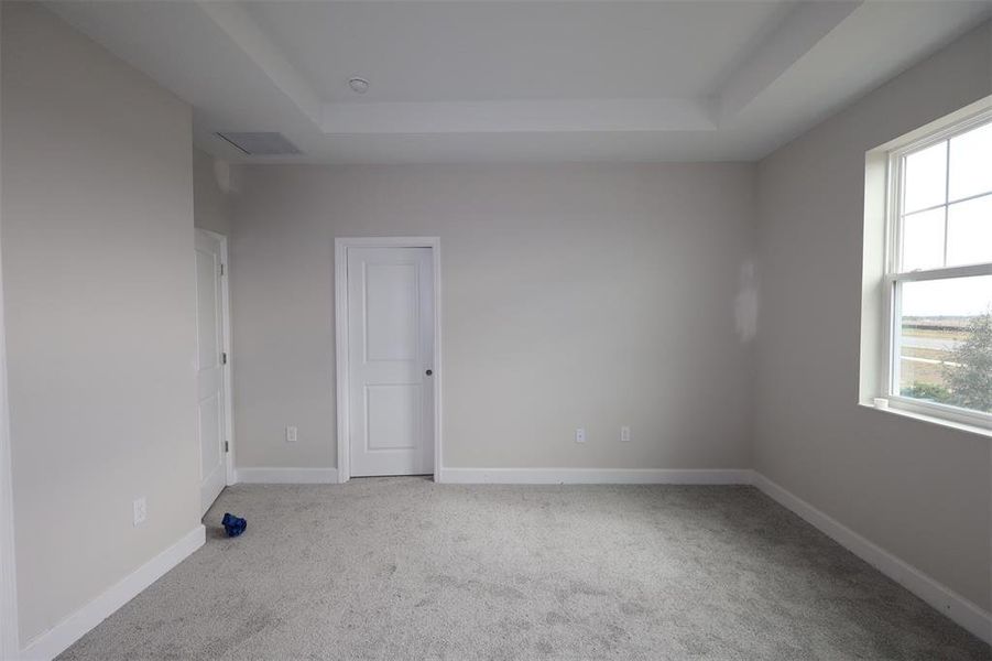 Spacious, unfurnished interior of a new home in Lake Star at Ovation, Winter Garden (Image 7).