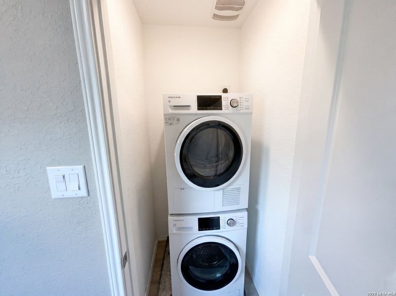 Close-up of interior finishes inside a home in Aston Park, San Antonio (Image 10).