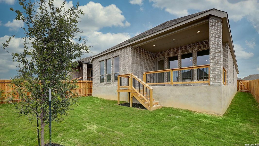Exterior details and patio area of a home in Arcadia Ridge, San Antonio (Image 23).