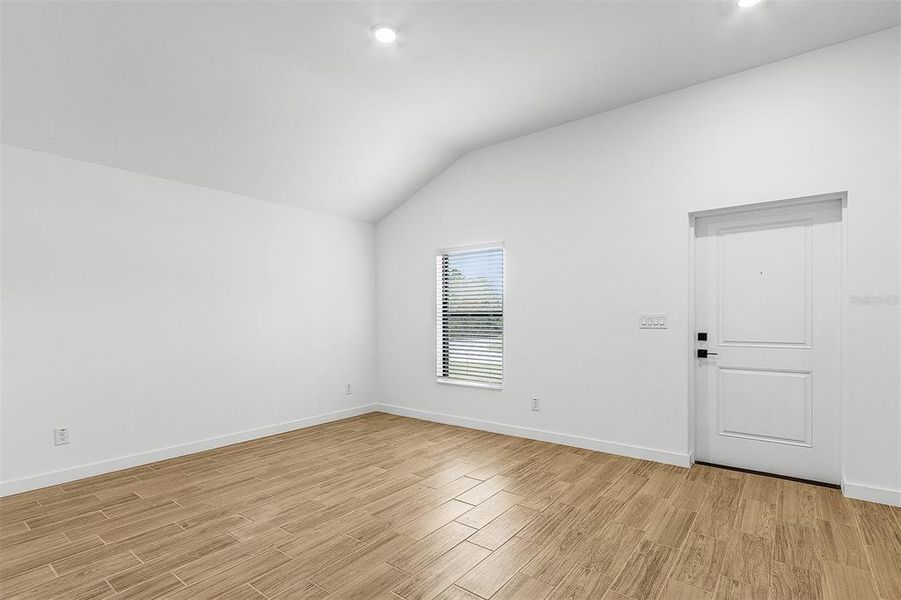 Spacious, unfurnished interior of a new home in , North Port (Image 11).