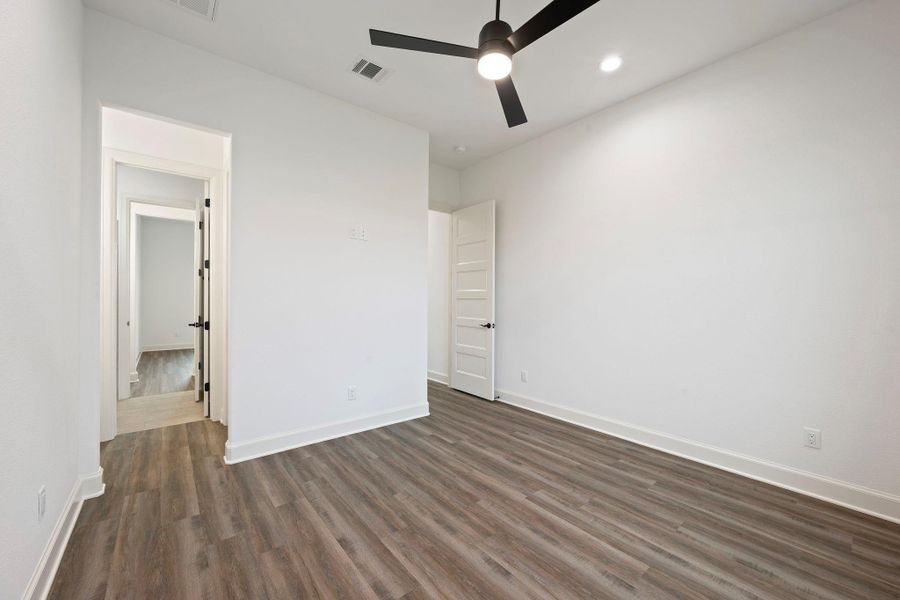 Spacious, unfurnished interior of a new home in , Bryan (Image 46).