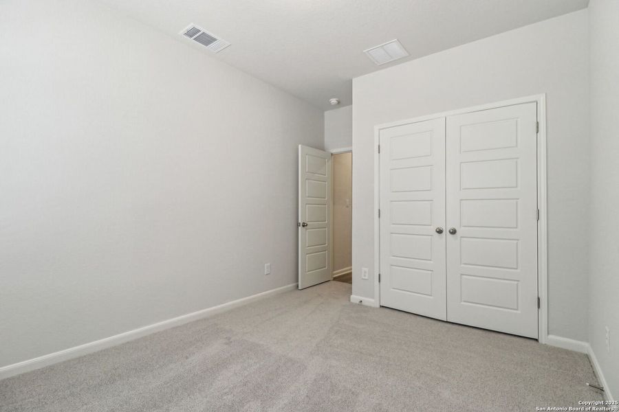 Spacious, unfurnished interior of a new home in Arcadia Ridge - Premier Series, San Antonio (Image 29).