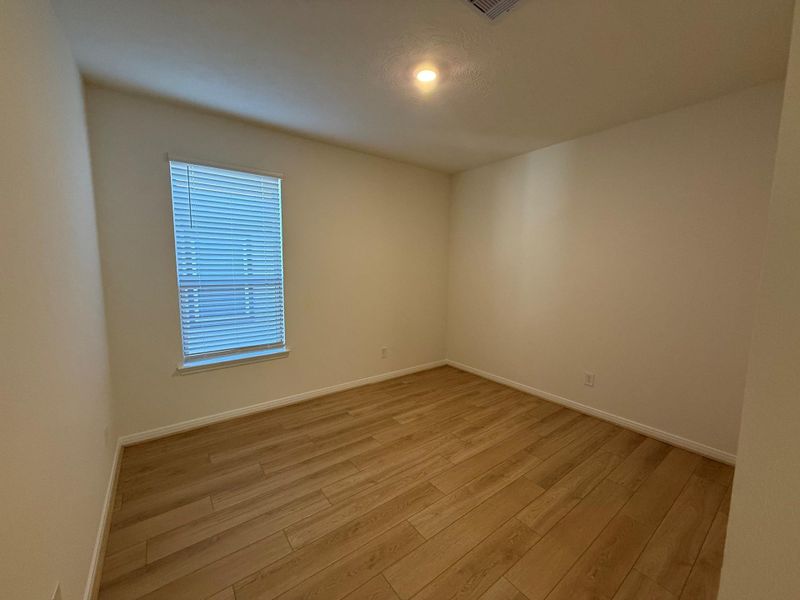 Spacious, unfurnished interior of a new home in Oakwood Trails, Tomball (Image 13). Spacious, unfurnished interior of a new home in Oakwood Trails, Tomball (Image 13).