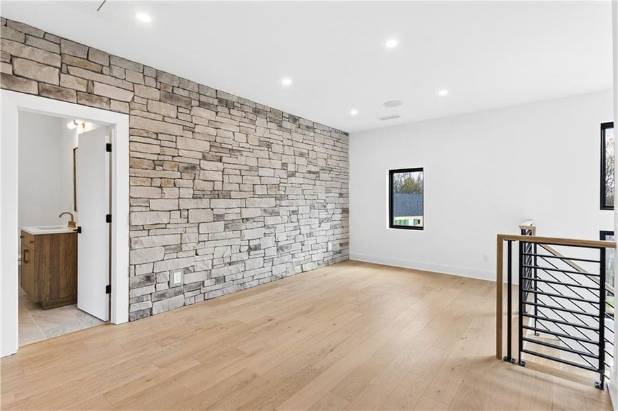 Spacious, unfurnished interior of a new home in , Roswell (Image 25).