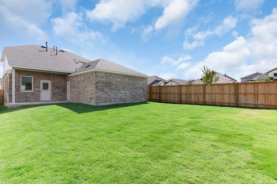 Exterior details and patio area of a home in Nolina, Georgetown (Image 3).