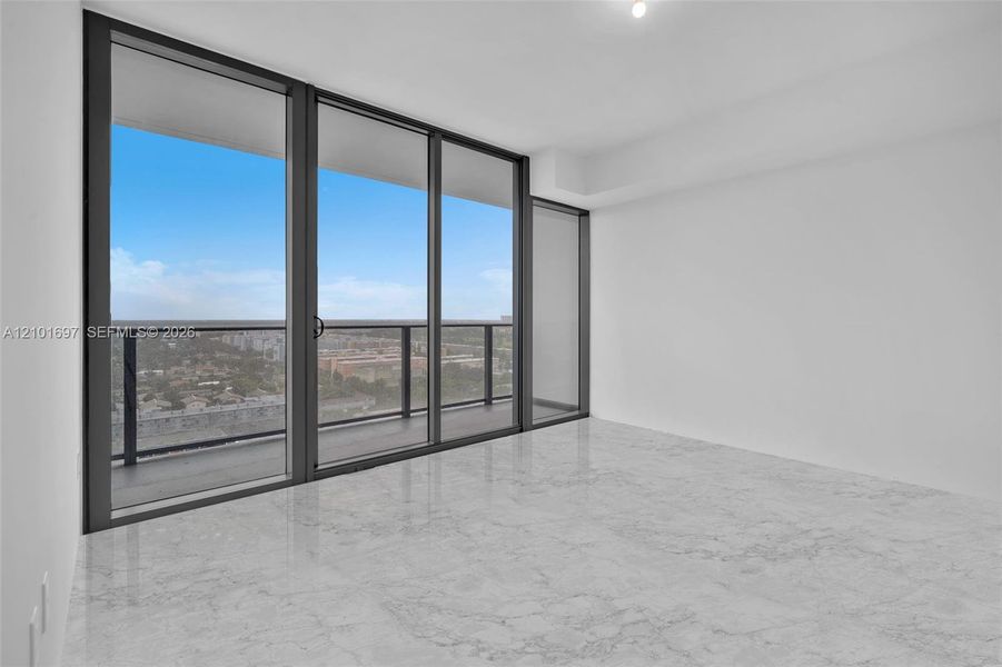 Spacious, unfurnished interior of a new home in , Hallandale Beach (Image 38).