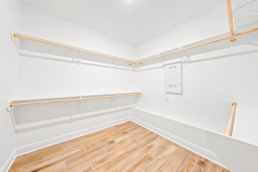 Spacious, unfurnished interior of a new home in Natureview, Freeport (Image 18).