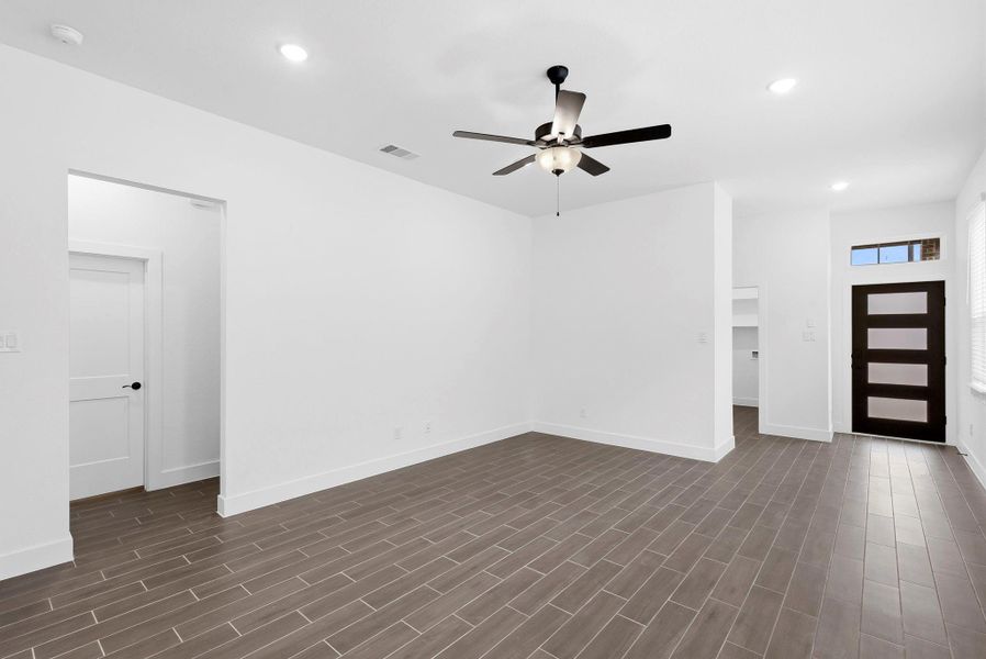 Spacious, unfurnished interior of a new home in Emory Glen, Magnolia (Image 13).