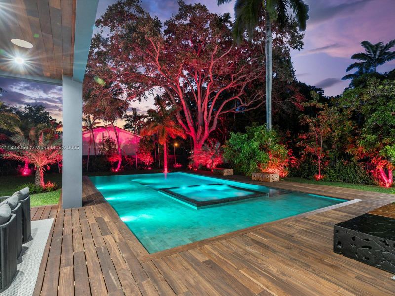 Exterior details and patio area of a home in , Miami (Image 35).
