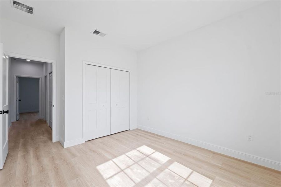 Spacious, unfurnished interior of a new home in , Ocala (Image 28).