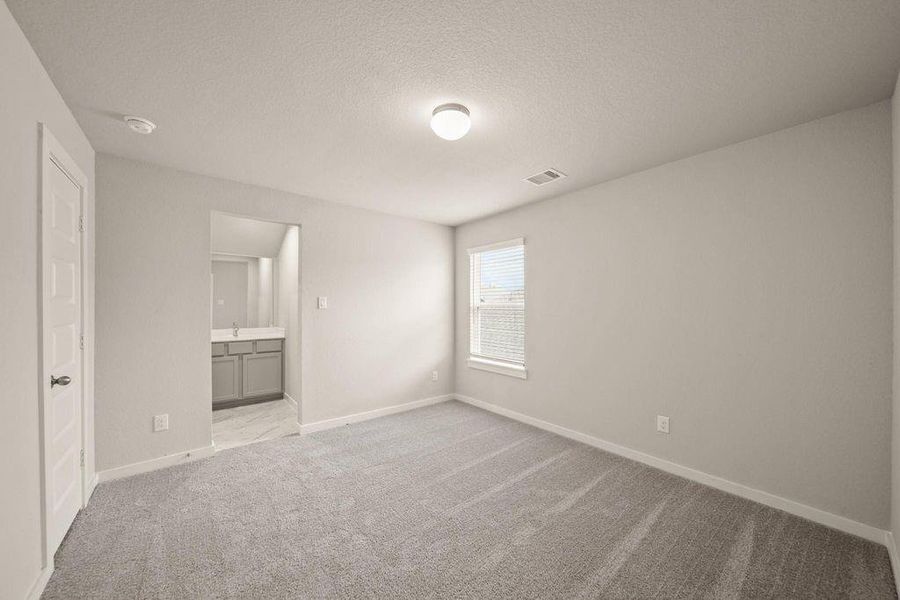 Spacious, unfurnished interior of a new home in Barton Creek Ranch, Conroe (Image 14). Spacious, unfurnished interior of a new home in Barton Creek Ranch, Conroe (Image 14).