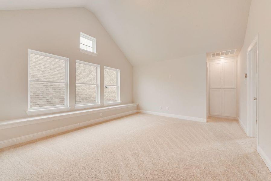 Spacious, unfurnished interior of a new home in Somercrest, Midlothian (Image 14).