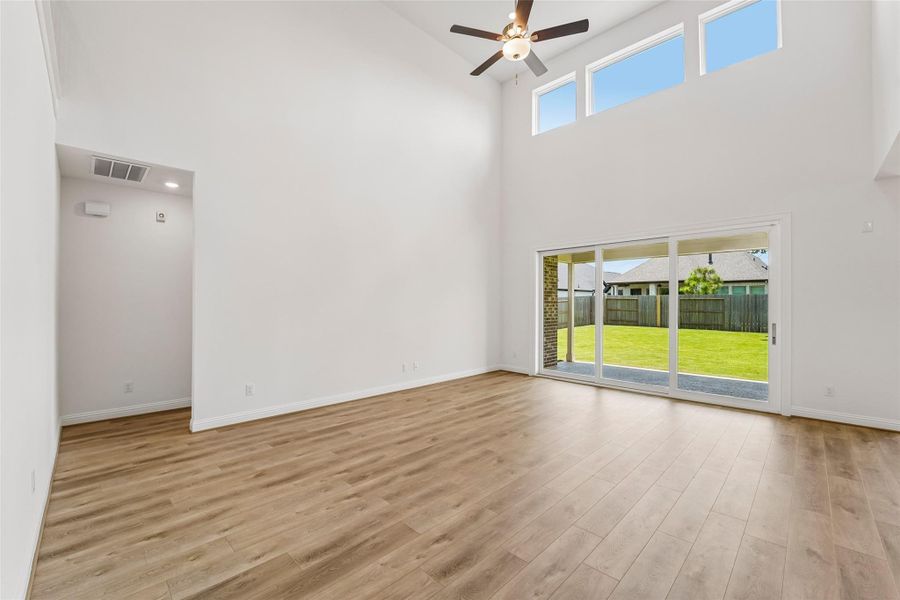 Spacious, unfurnished interior of a new home in Evergreen 55', Conroe (Image 37). Spacious, unfurnished interior of a new home in Evergreen 55', Conroe (Image 37).