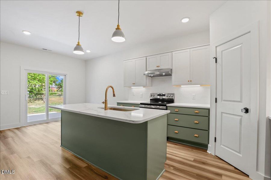 16-204 W Wilson St-16