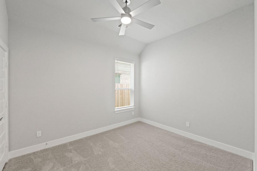 Spacious, unfurnished interior of a new home in Briarwood Crossing, Rosenberg (Image 24).