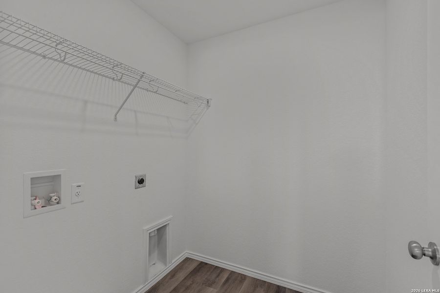 Spacious, unfurnished interior of a new home in Lily Springs, Seguin (Image 19).