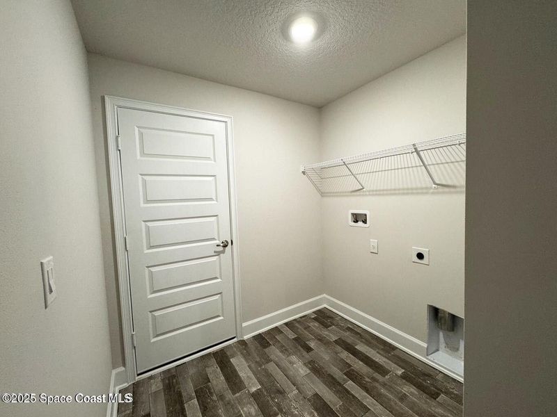 Spacious, unfurnished interior of a new home in Sebastian Highlands, Sebastian (Image 15).