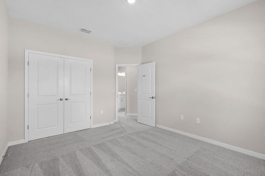 Spacious, unfurnished interior of a new home in Cherry Elm at SilverLeaf, St. Augustine (Image 17).